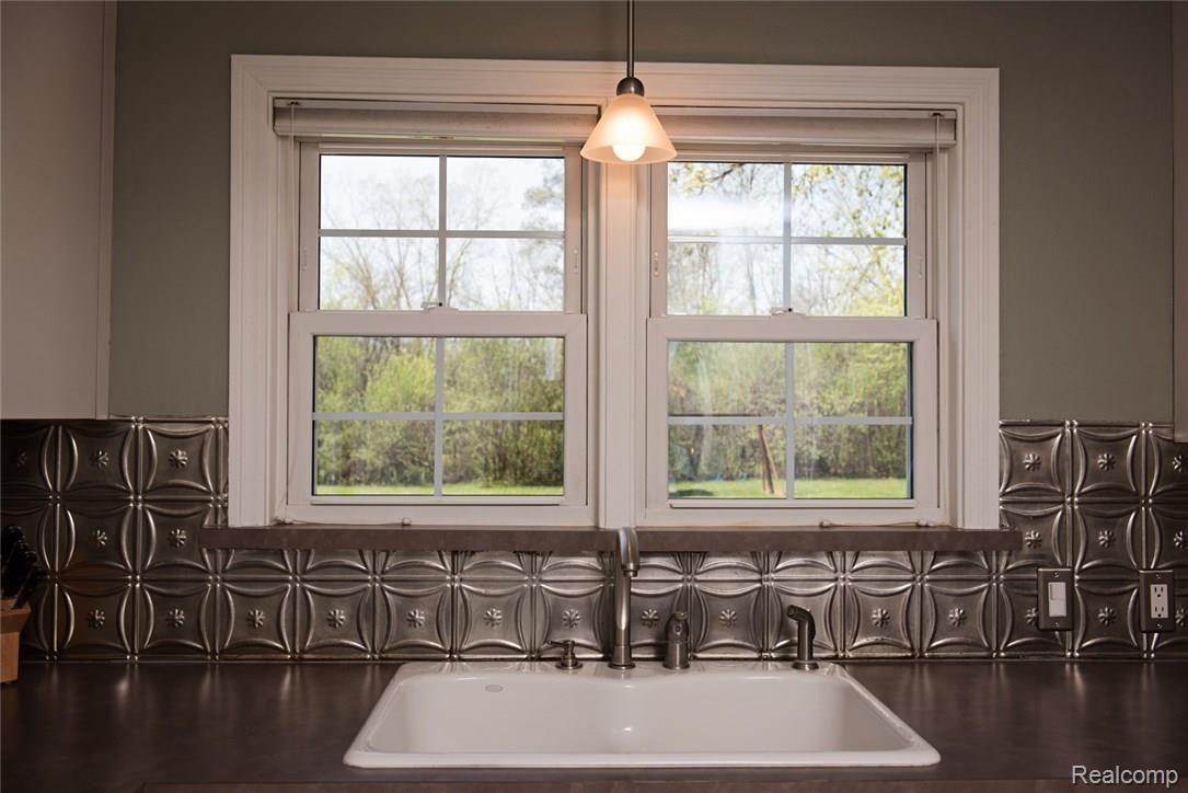 24325 Power Road Farmington, MI 48336 - Photo 7 of 35 24325 Power-28.jpg