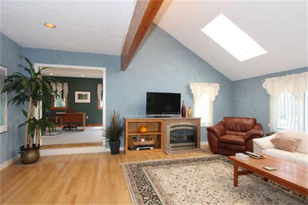 62 Phillips Road Sudbury, MA 01776 - Photo 3 of 23