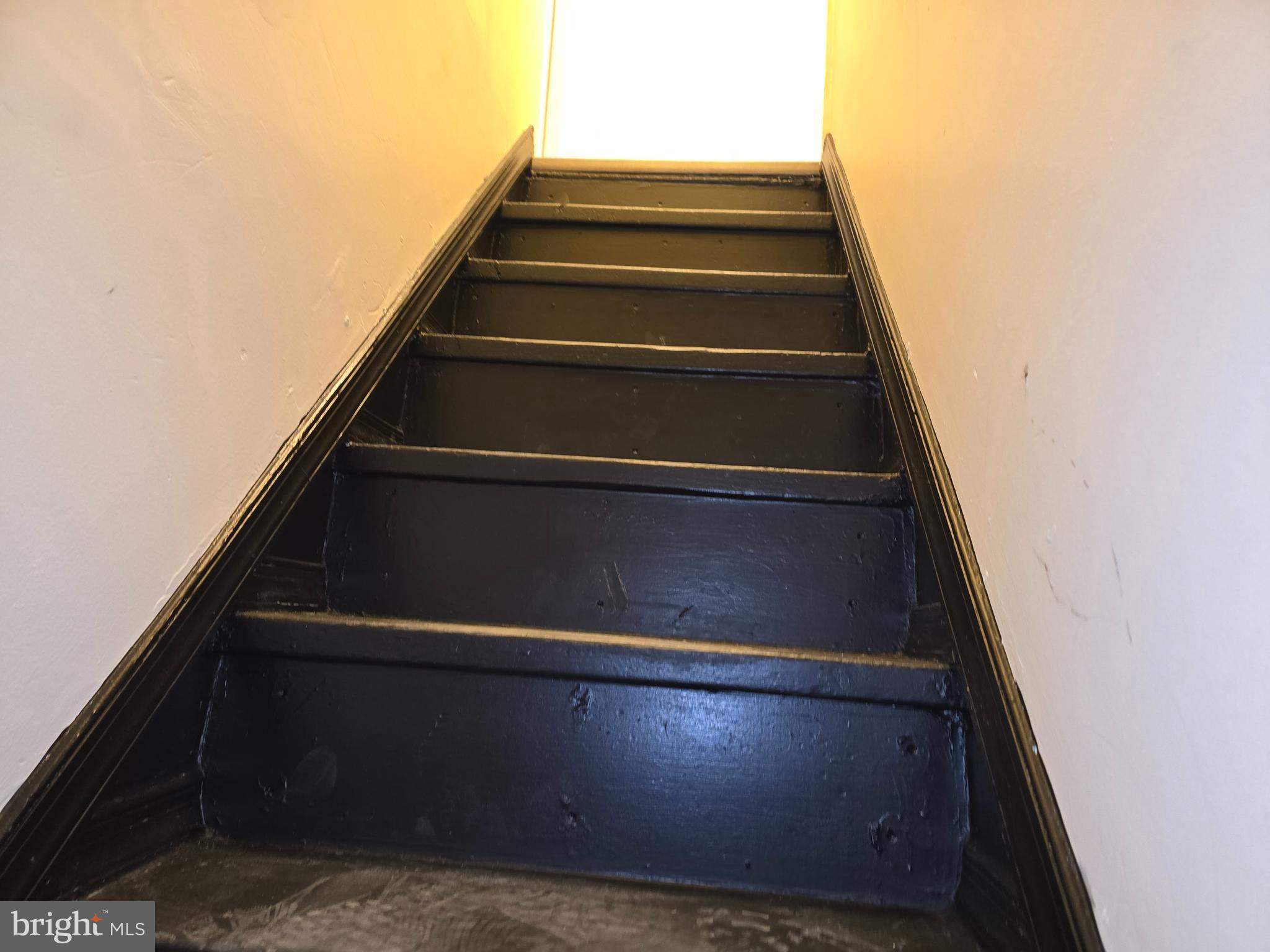 340 South Woodyear Street Baltimore, MD 21223 - Photo 10 of 19 a view of entryway