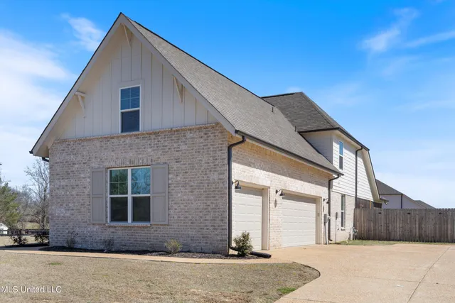 $2,800 | 3972 Fieldstream Drive, Olive Branch, MS 38654