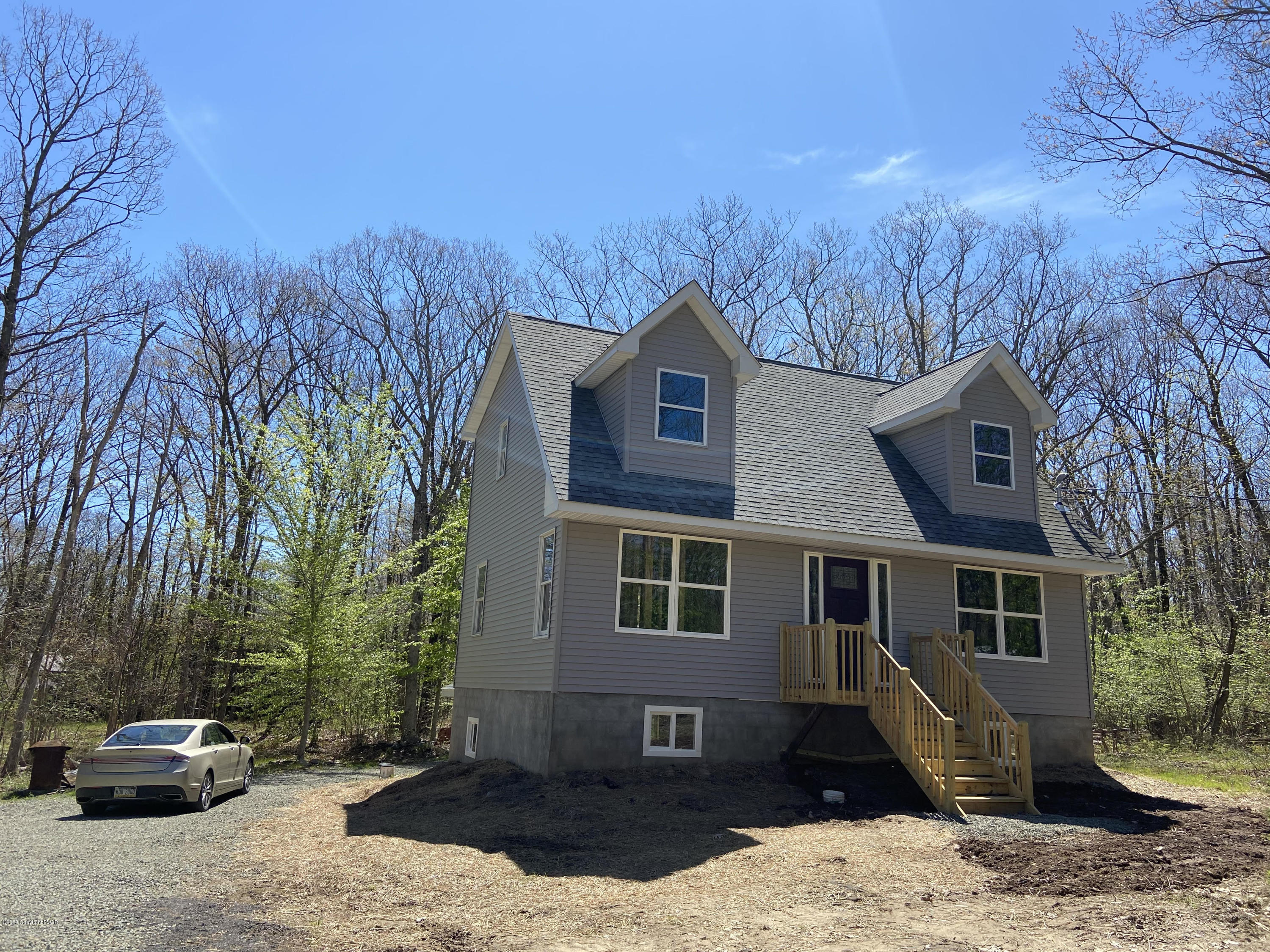 108 Oak Road Canadensis, PA 18325 - Photo 1 of 21 Newly Sided, Trex Steps