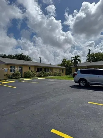 $1,300 | Fulford Heights, North Miami Beach, FL 33162