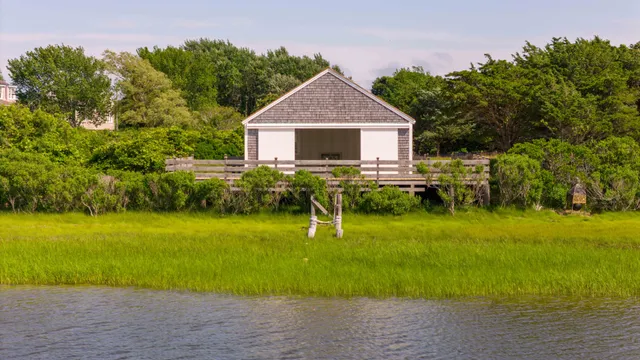 $33,000,000 | 256 Polpis Road, Nantucket, MA 02554