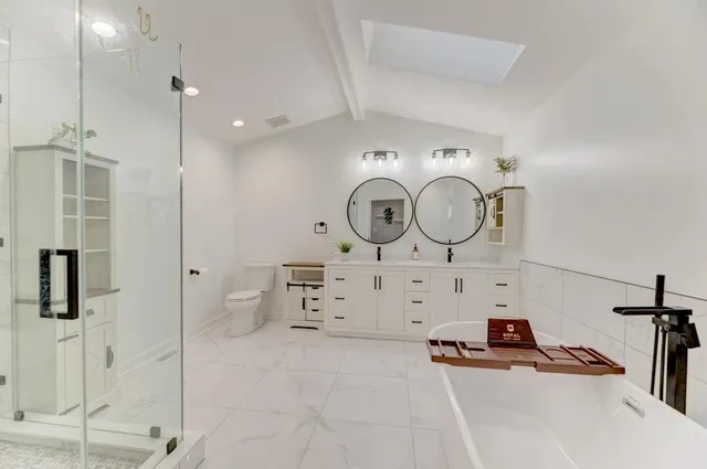 a view of a hallway with elevator