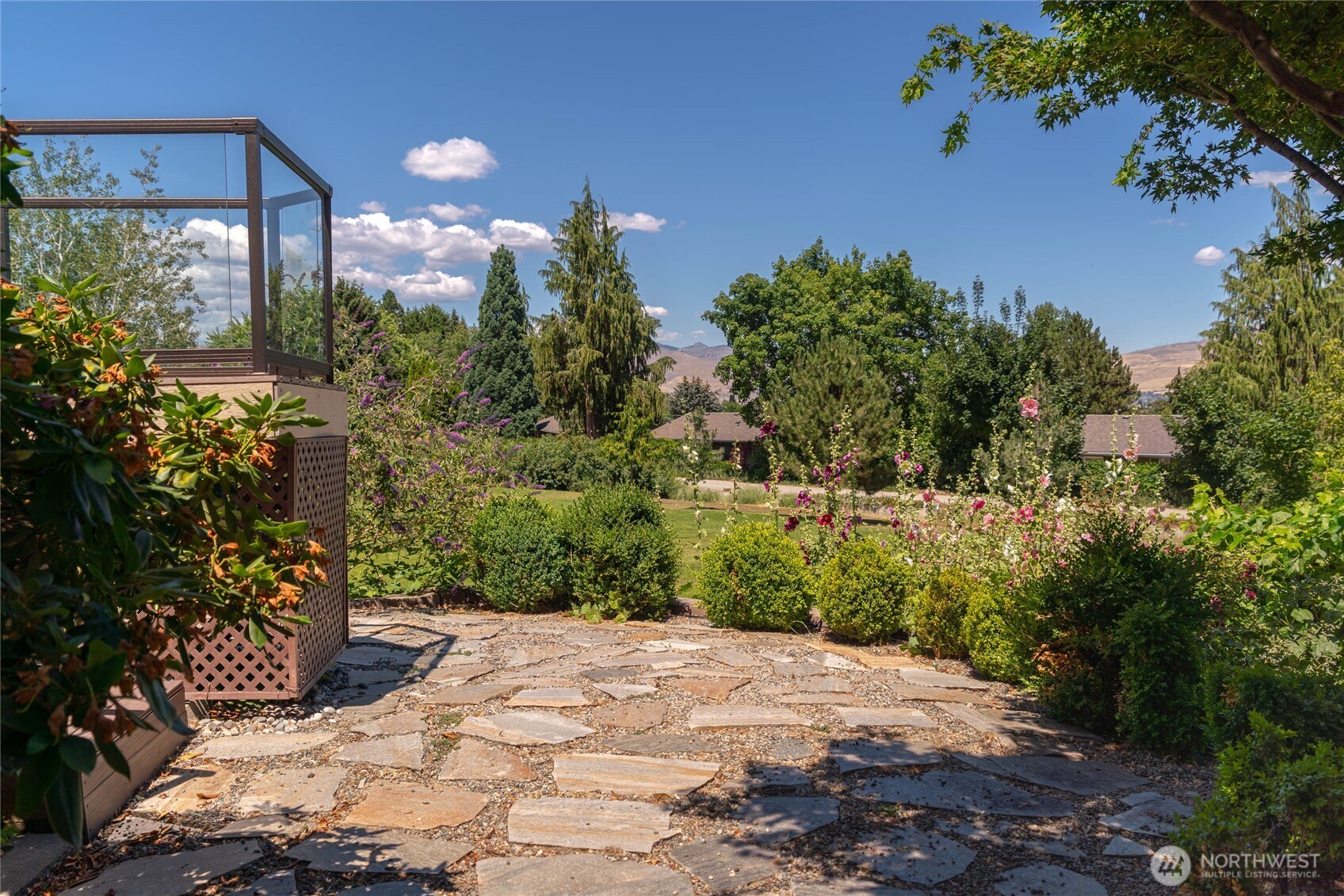 1310 Red Apple Road Wenatchee, WA 98801 - Photo 18 of 39