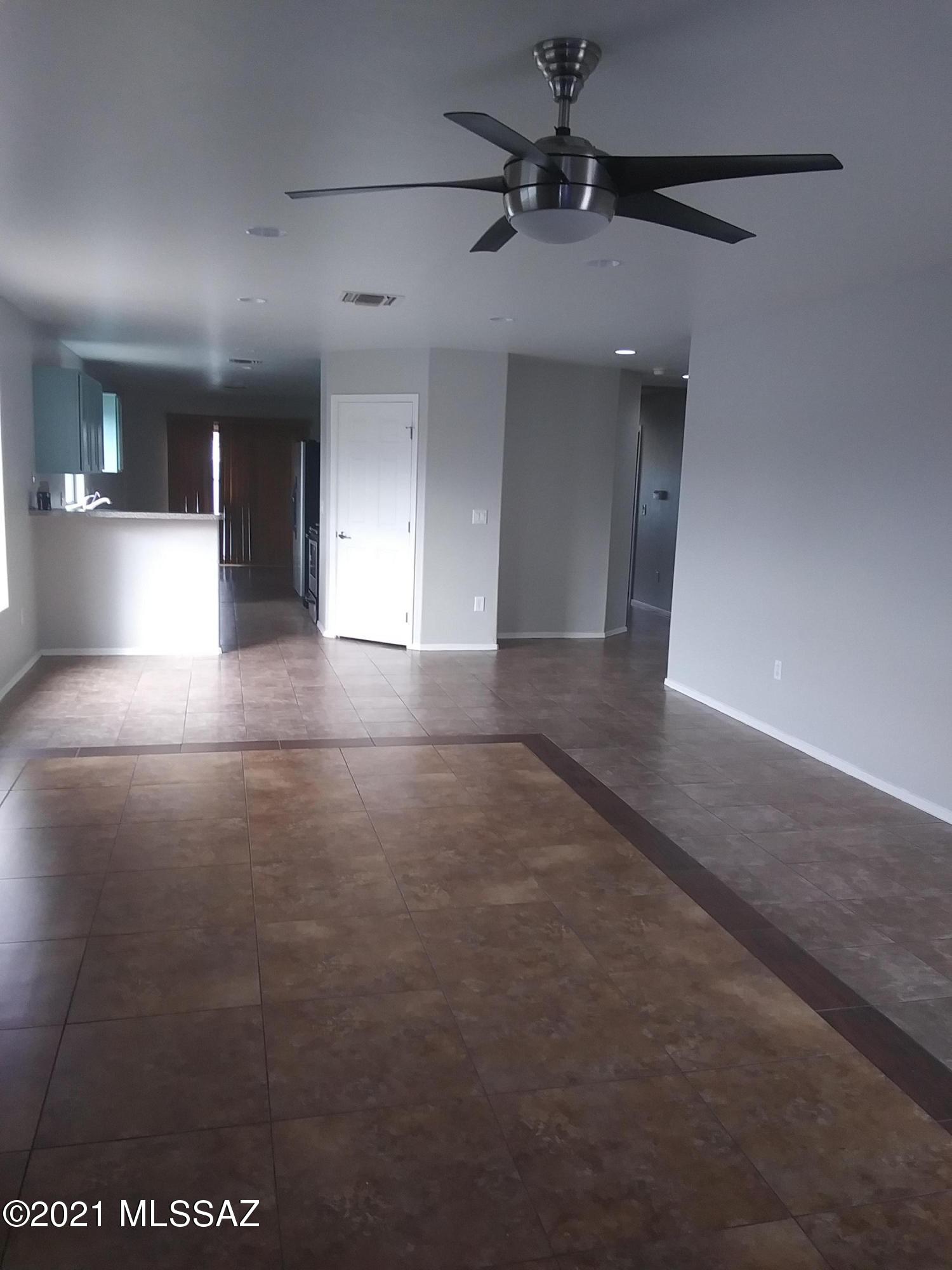 2125 East 35th Street Tucson, AZ 85713 - Photo 4 of 21