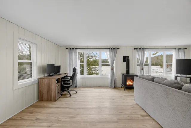 $540,000 | 290 Kings Highway, New Durham, NH 03855