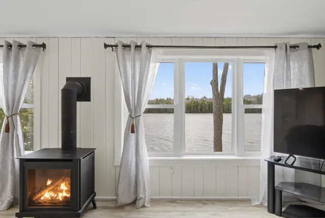 $540,000 | 290 Kings Highway, New Durham, NH 03855