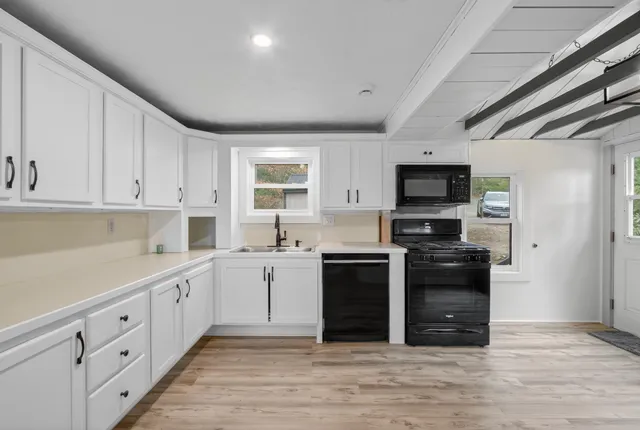 $540,000 | 290 Kings Highway, New Durham, NH 03855