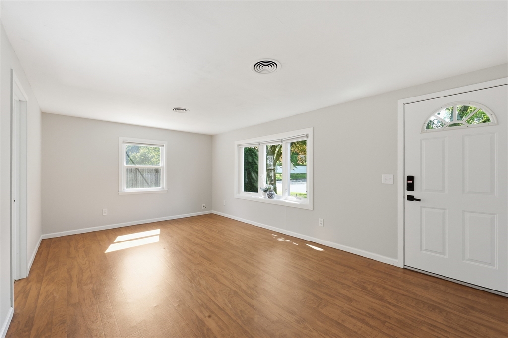 60 Keddy Street Springfield, MA 01109 - Photo 2 of 24