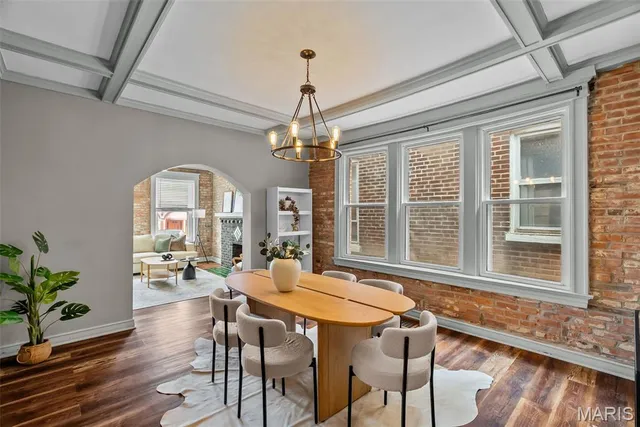 $259,900 | 5918 Southwest Avenue, St. Louis, MO 63139