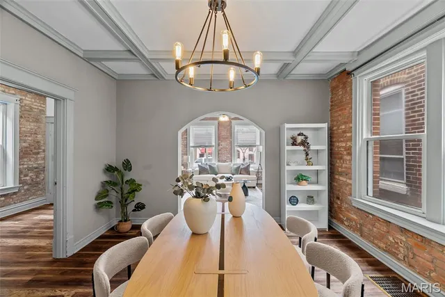 $259,900 | 5918 Southwest Avenue, St. Louis, MO 63139