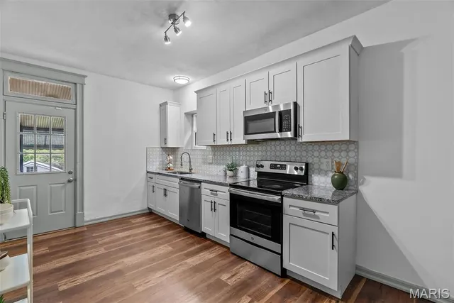 $259,900 | 5918 Southwest Avenue, St. Louis, MO 63139