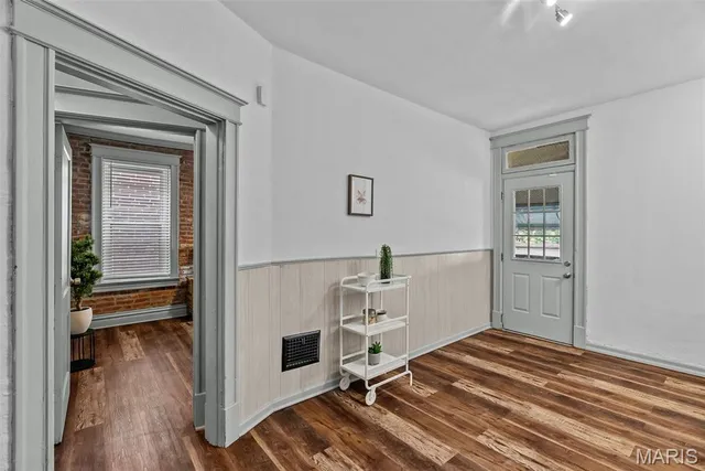 $259,900 | 5918 Southwest Avenue, St. Louis, MO 63139