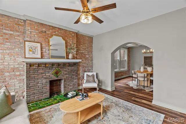 $259,900 | 5918 Southwest Avenue, St. Louis, MO 63139