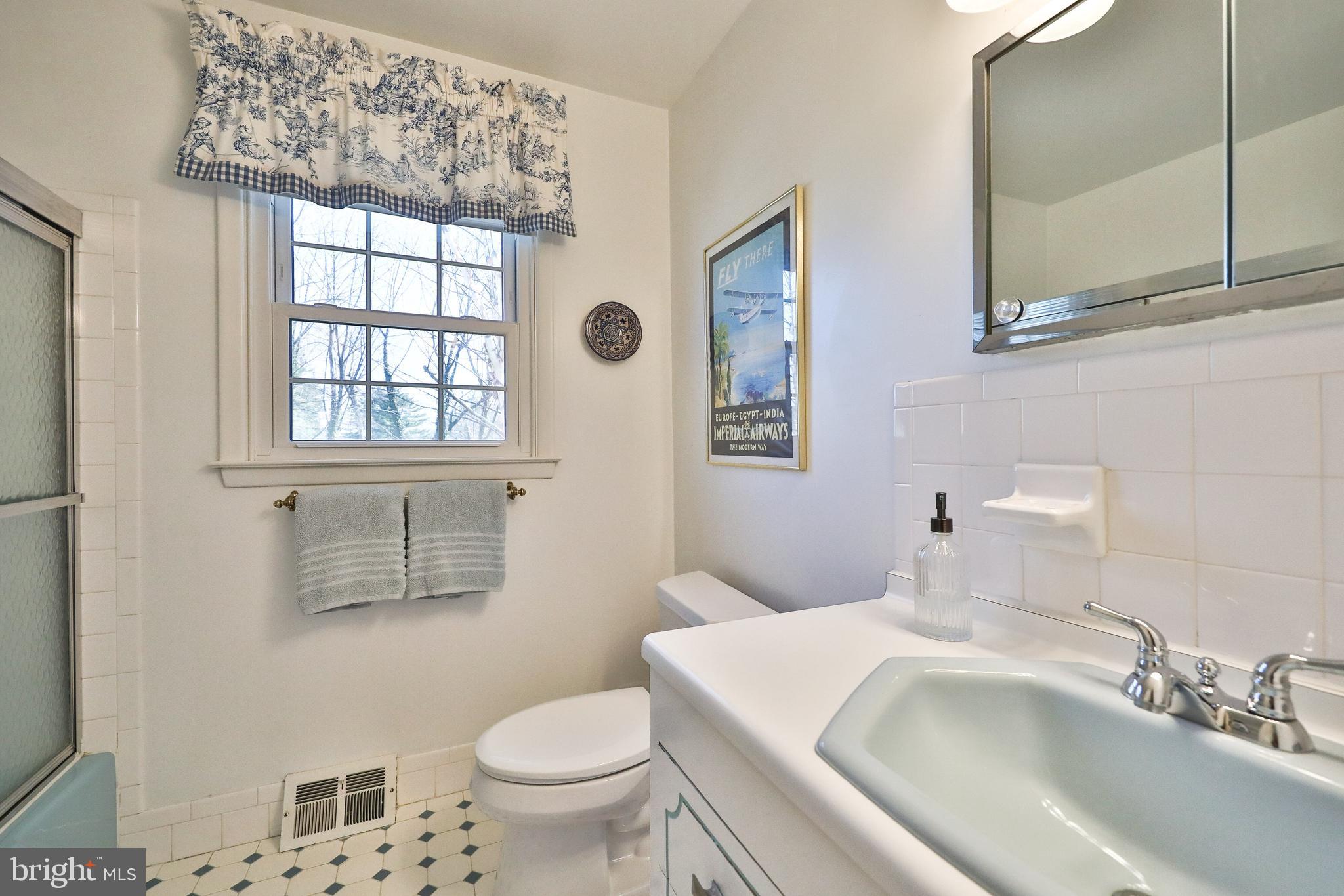 1495 Autumn Road Jenkintown, PA 19046 - Photo 30 of 34 Bath 2