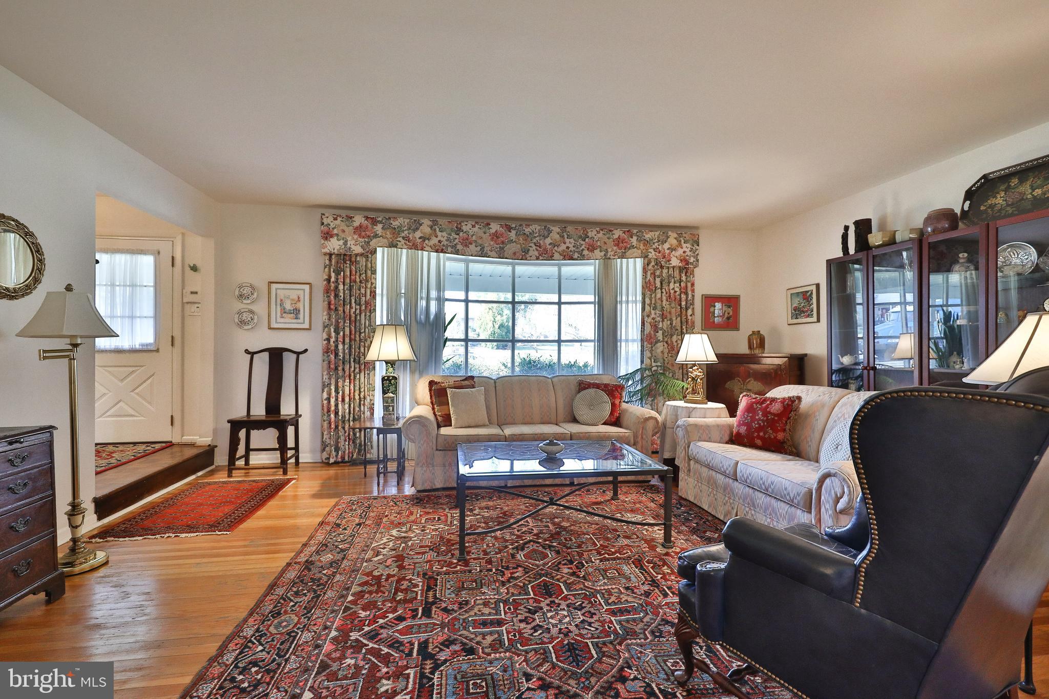 1495 Autumn Road Jenkintown, PA 19046 - Photo 7 of 34 Living Room