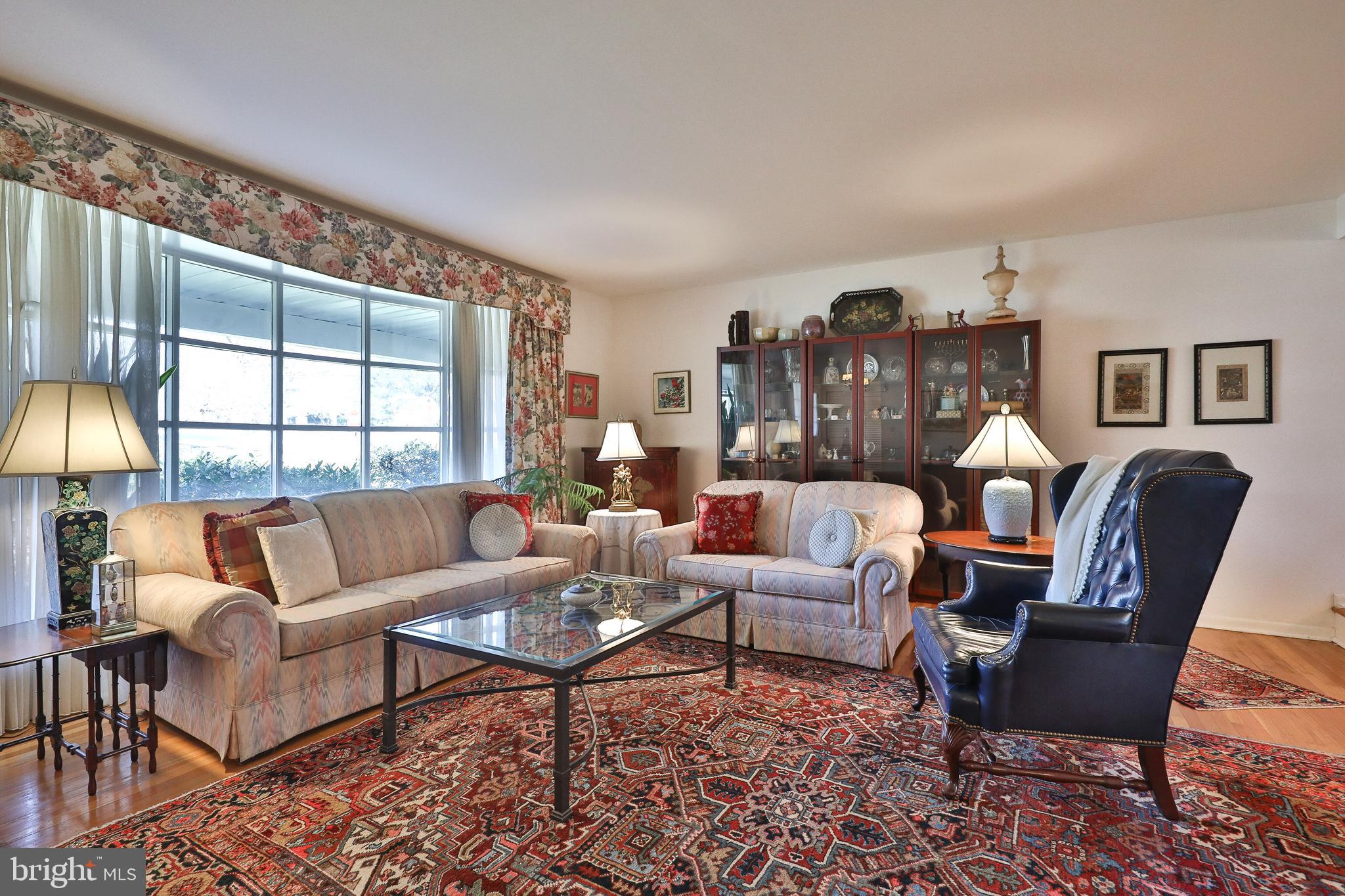 1495 Autumn Road Jenkintown, PA 19046 - Photo 8 of 34 Living Room