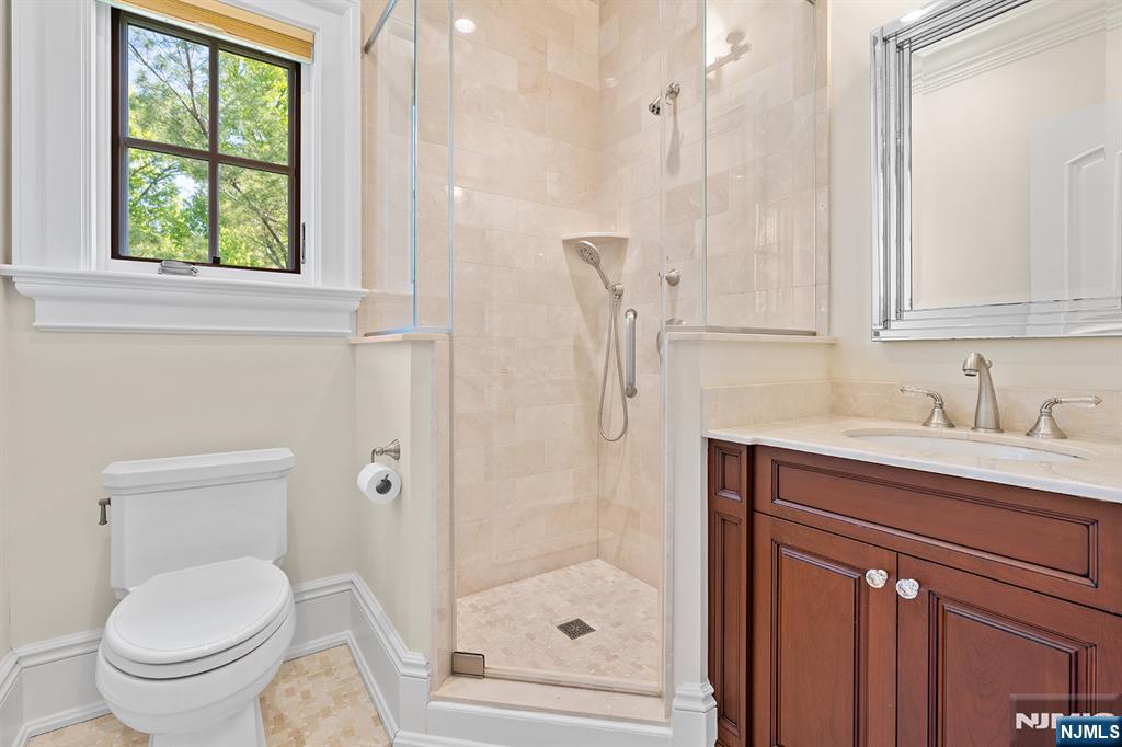 1 Sandstone Ridge Upper Saddle River, NJ 07458 - Photo 22 of 48