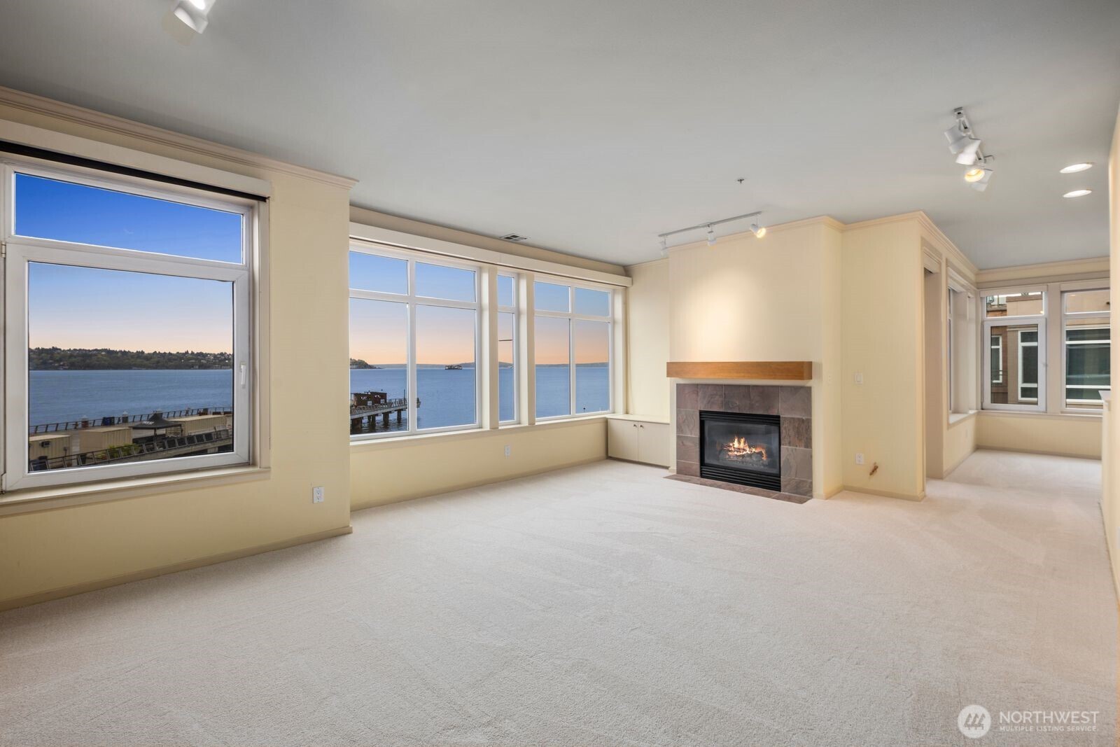 1900 Alaskan Way, Unit 316 Seattle, WA 98101 - Photo 9 of 38