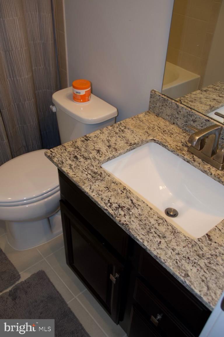 2101 Hemlock Bay Road Dumfries, VA 22026 - Photo 11 of 35 With granite counters