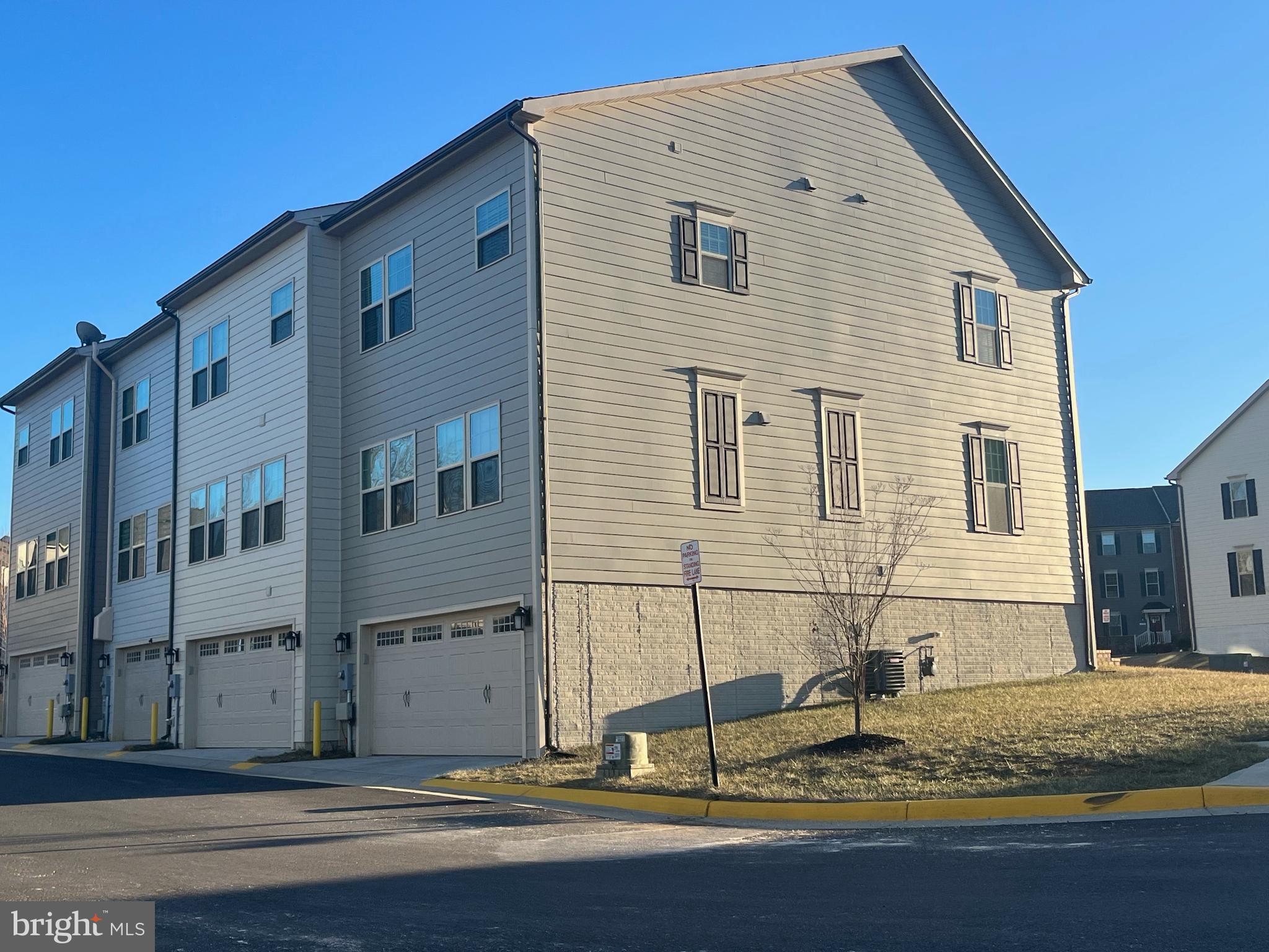 2101 Hemlock Bay Road Dumfries, VA 22026 - Photo 2 of 35 End Unit Strauss w/ 2 car garage
