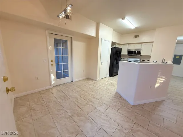 $1,400 | 3400 Cabana Drive, Unit 1054, Las Vegas, NV 89122