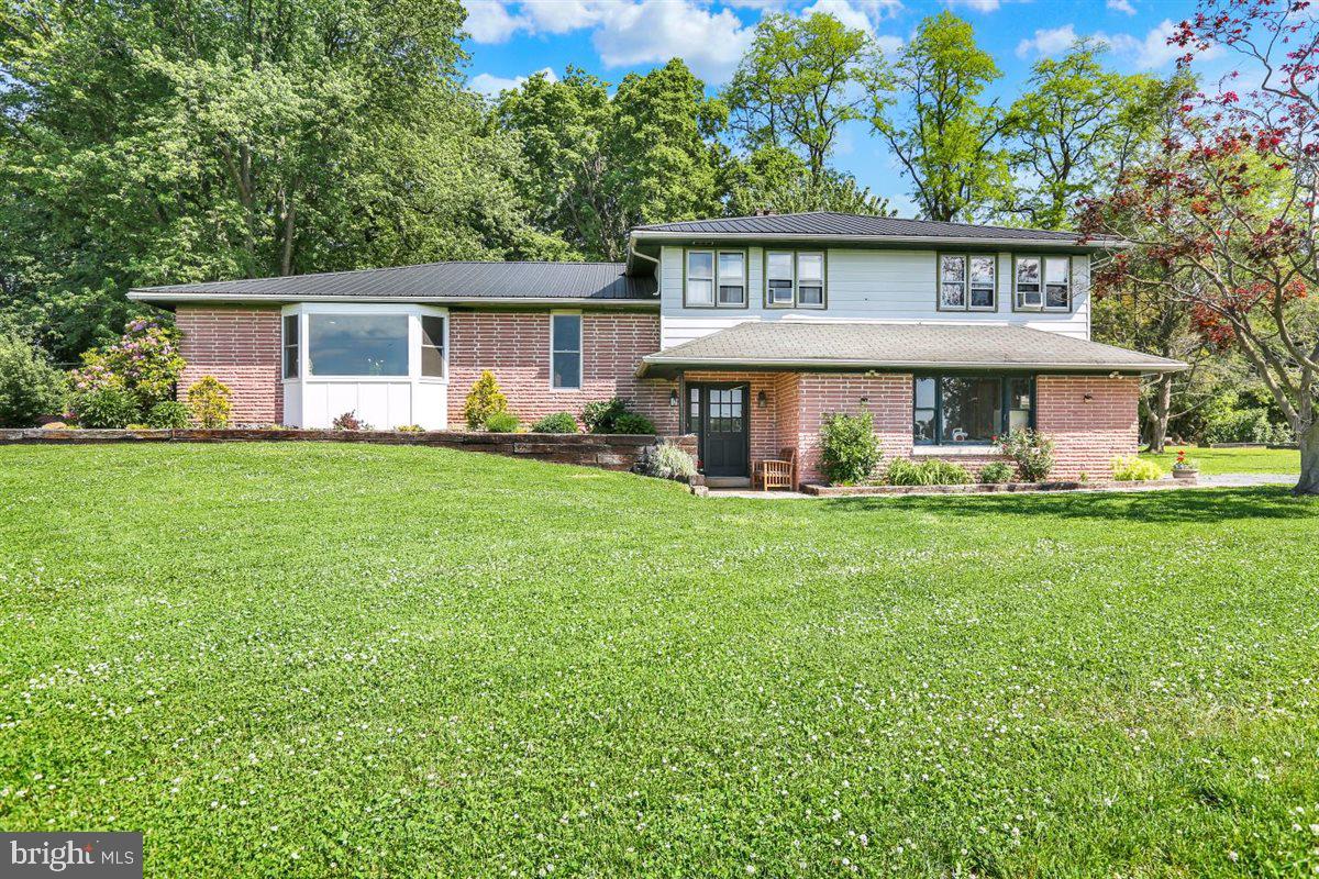 17 Marticville Road Lancaster, PA 17603 - Photo 3 of 61