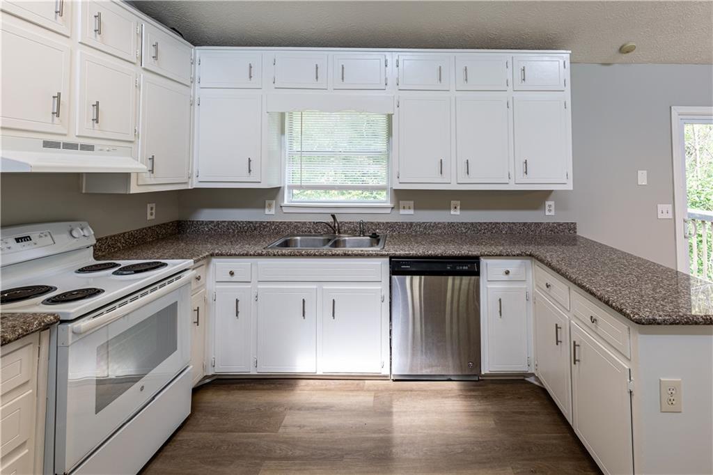 409 Arnold Road Lawrenceville, GA 30044 - Photo 9 of 40