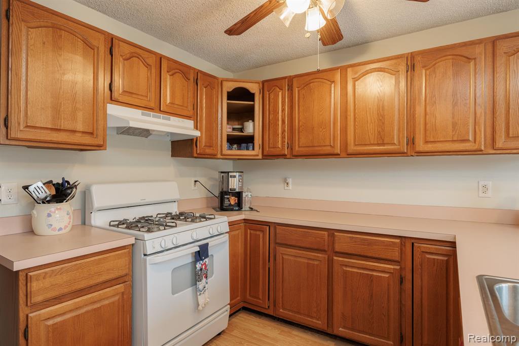 24040 Napier Road Novi, MI 48374 - Photo 12 of 32 Gallery Image 12