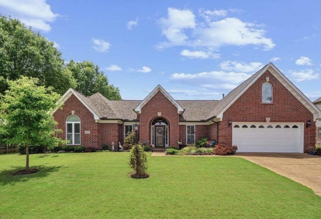 9333 Breakstone Cove Collierville, TN 38017 - Photo 2 of 39 Those who live here value top-rated schools, spacious homes, pools, outdoor living areas, and a strong sense of community. Forest Creek generally appeals to buyers looking for luxury living in one of Collierville's most desirable neighborhoods.
