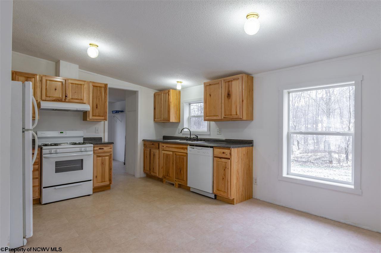 71 Ringer Road Albright, WV 26519 - Photo 4 of 11 Gallery Image 4