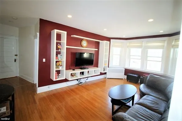 $5,500 | 54 Dwight Street, Unit 5, Brookline, MA 02446