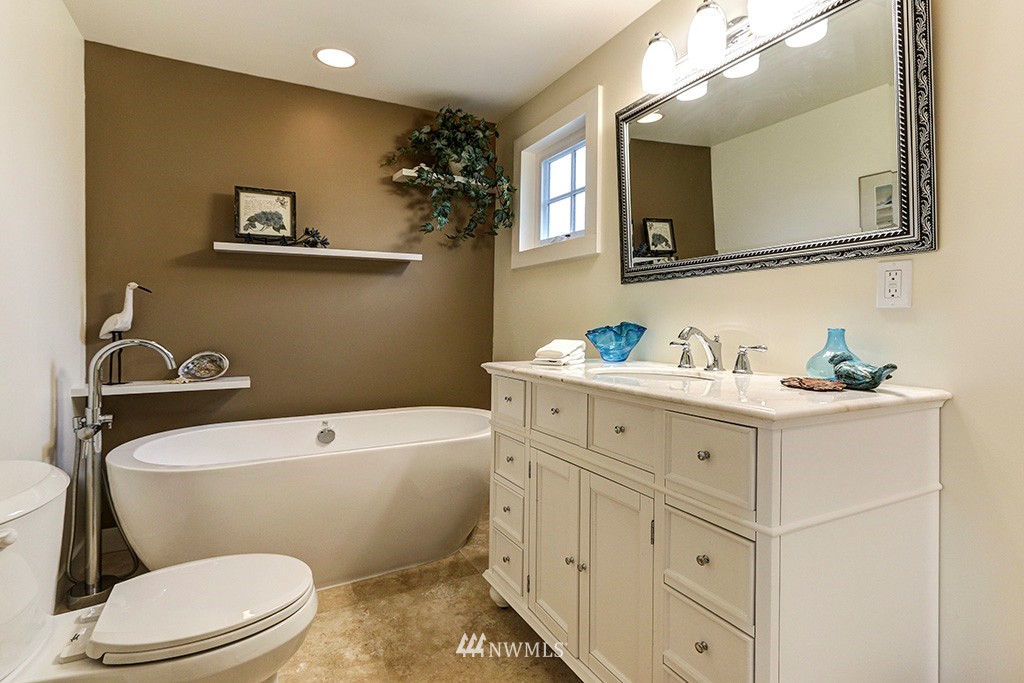 24310 19th Avenue Southeast Bothell, WA 98021 - Photo 12 of 20