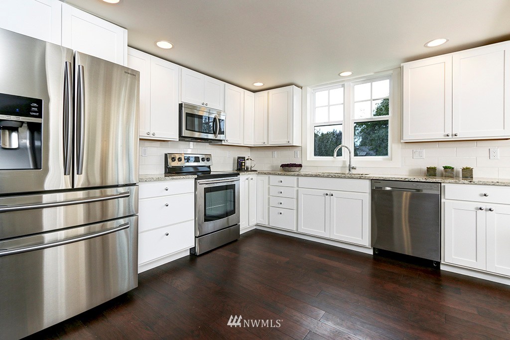 24310 19th Avenue Southeast Bothell, WA 98021 - Photo 4 of 20