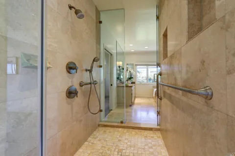 $5,877,000 | 79 St Thomas Way, Tiburon, CA 94920