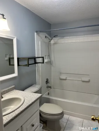 $3,200 | 25 Padanaram Road, Unit 14, Danbury, CT 06811