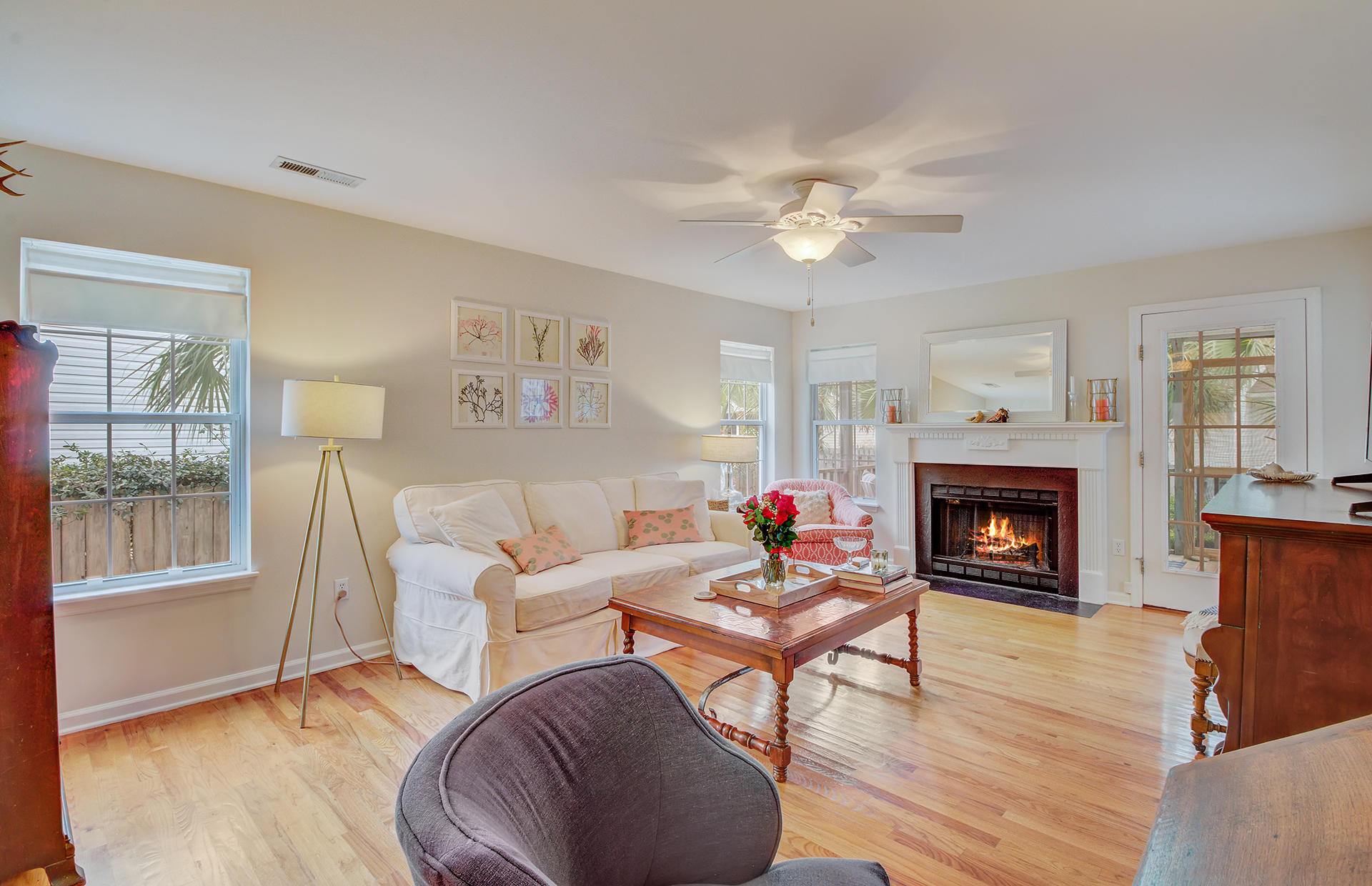 747 Shell Sand Road Charleston, SC 29412 - Photo 4 of 36 Great Room