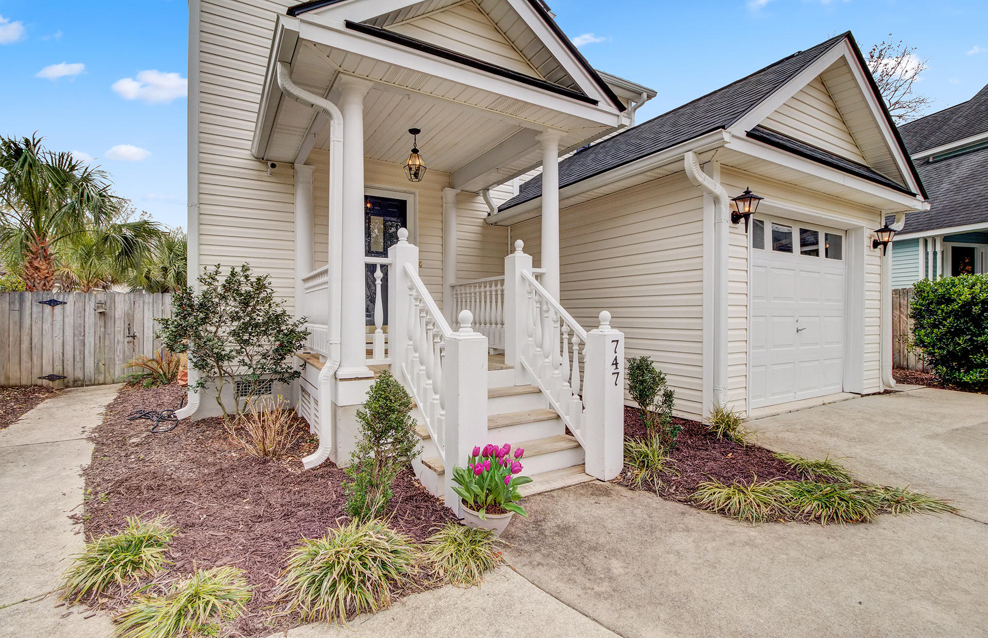 747 Shell Sand Road Charleston, SC 29412 - Photo 34 of 36 Landscaped Yard
