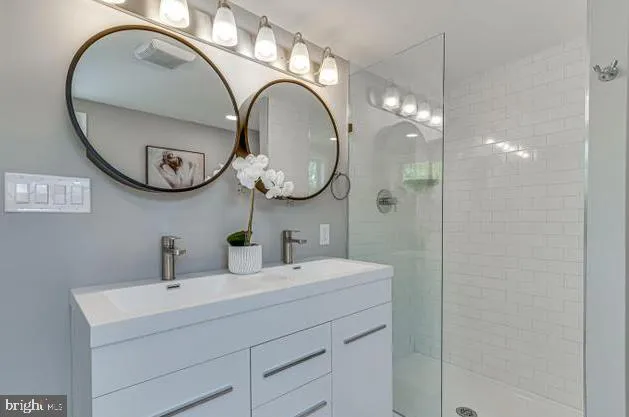 $4,500 | 4105 30th Street, Mount Rainier, MD 20712