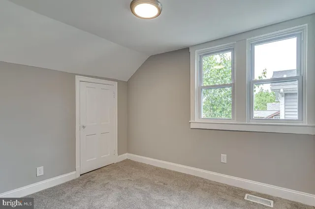 $4,500 | 4105 30th Street, Mount Rainier, MD 20712