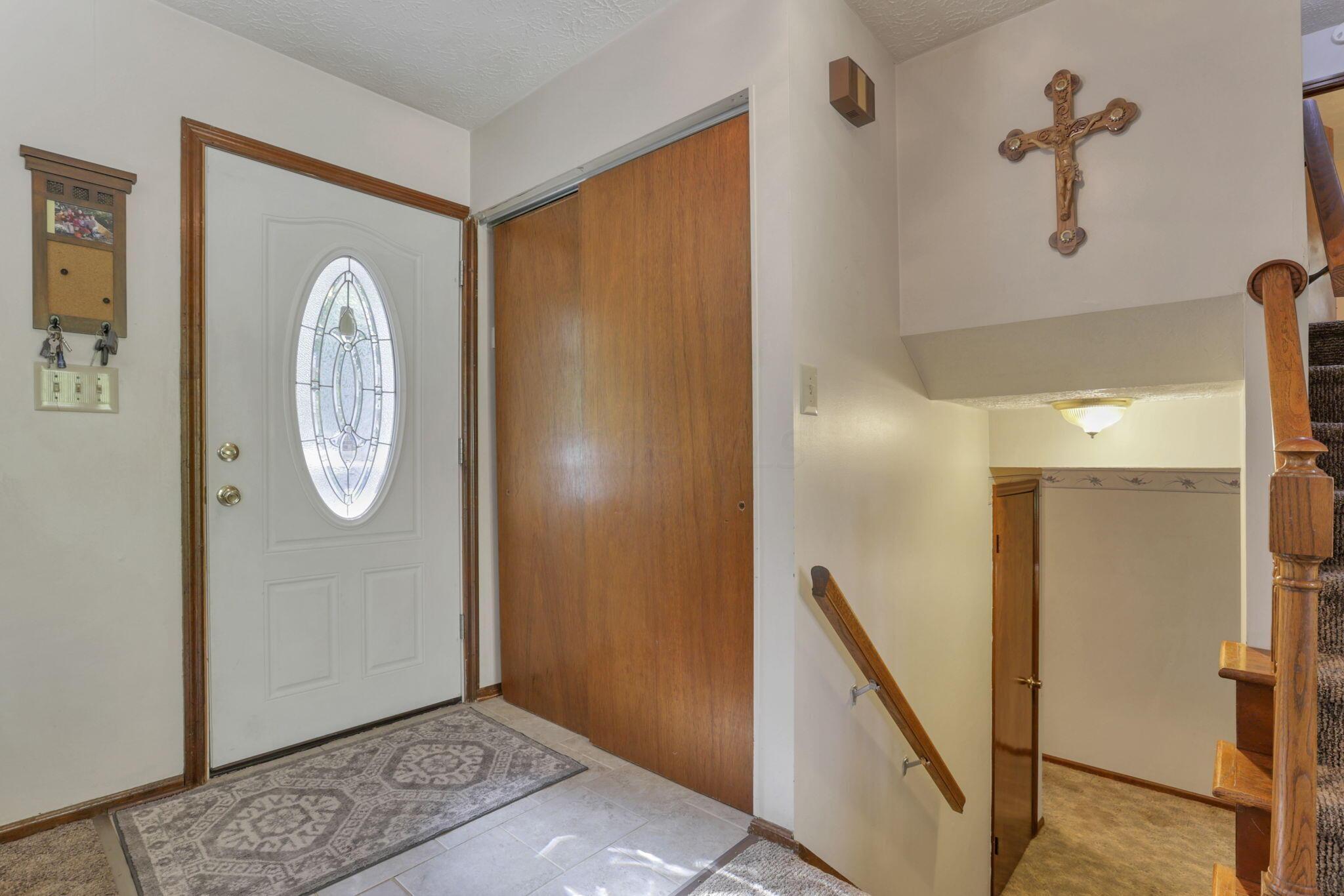 1138 Patterson Road Southwest Pataskala, OH 43062 - Photo 2 of 51 Entry