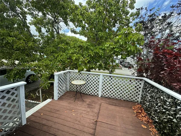 $2,525 | 3028 Southwest 50th Street, Dania Beach, FL 33312