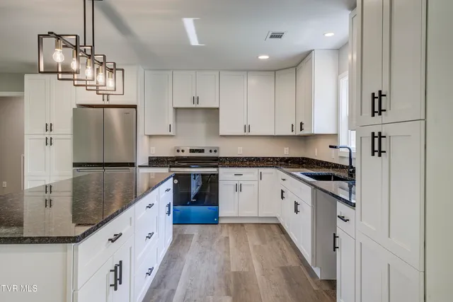 $495,000 | 1105 Laurel Way, Mountain City, TN 37683