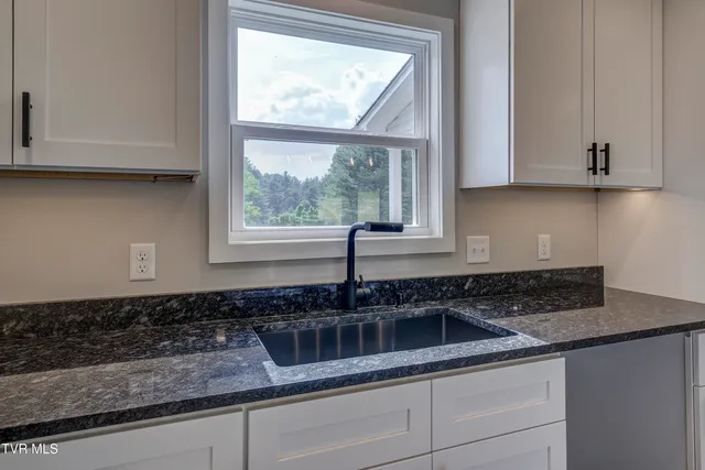 $495,000 | 1105 Laurel Way, Mountain City, TN 37683