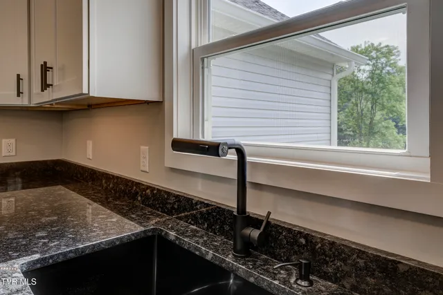 $495,000 | 1105 Laurel Way, Mountain City, TN 37683