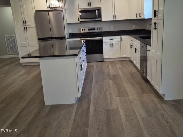 $495,000 | 1105 Laurel Way, Mountain City, TN 37683