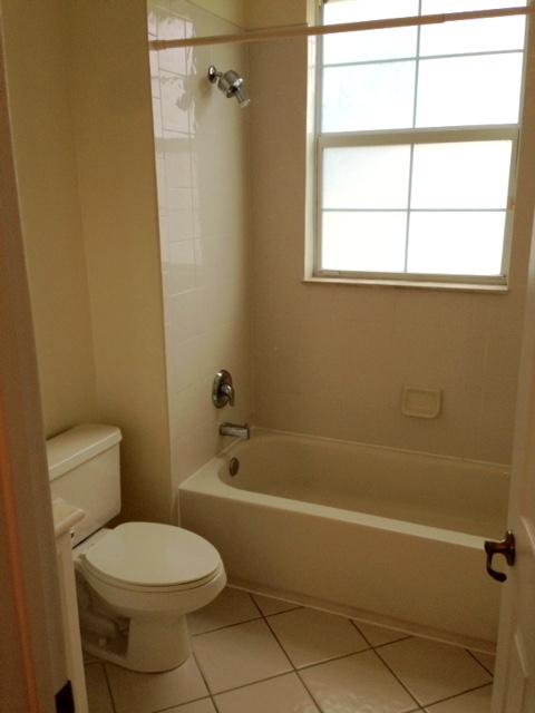 4336 Main Street Jupiter, FL 33458 - Photo 6 of 24 Second Floor Bath