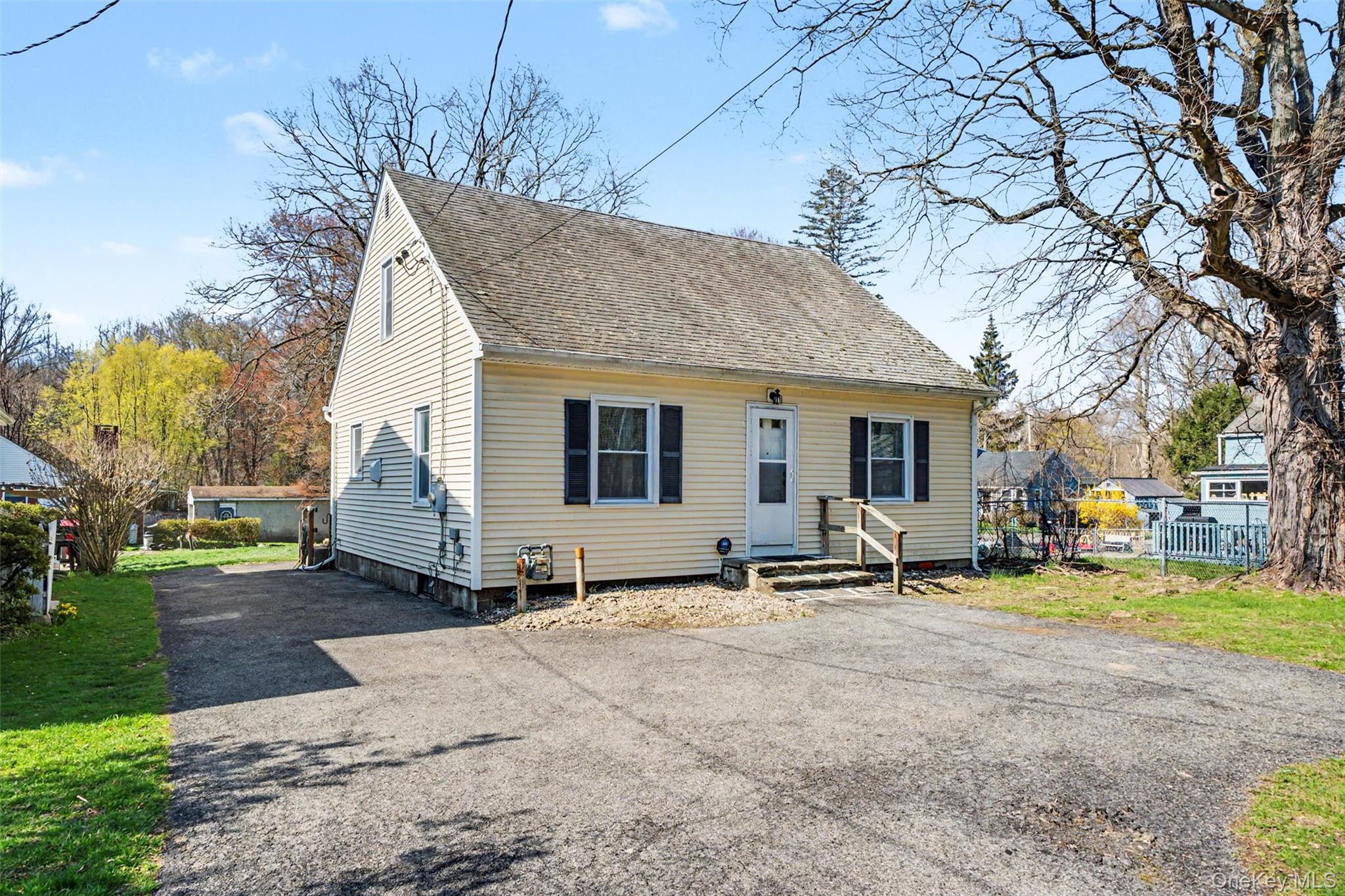 15 Forge Hill Road New Windsor, NY 12553 - Photo 2 of 21 This must see renovated Cape Cod is ready to rent now! Short term available!