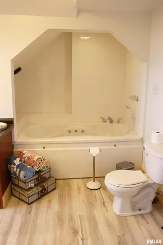 $393,000 | 10788 North 1000 E Road, Chenoa, IL 61726